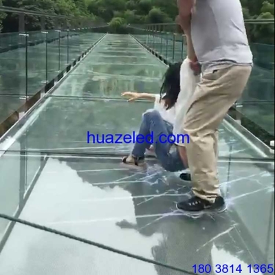 P6.25玻璃棧道碎裂特效LED屏