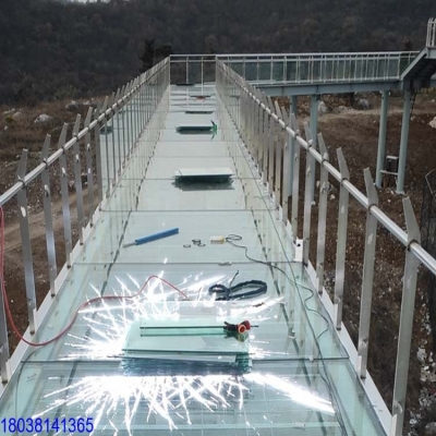 LED玻璃棧道特效屏景區網紅3D棧道碎裂特效屏制作廠家施工單位